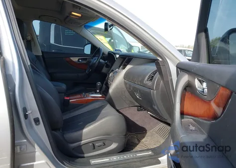 2010 Infiniti Fx35 z USA, uszkodzony, nr VIN JN8AS1MW1AM853721